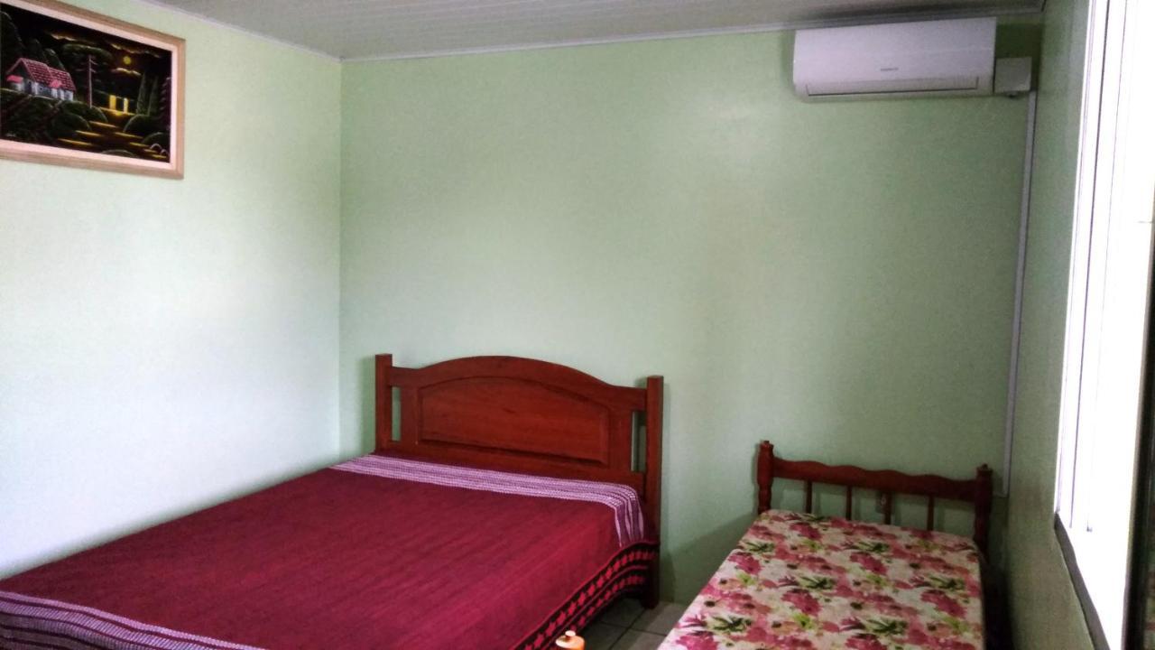 Casa Para Aluguel De Veraneio Em 托雷斯 外观 照片